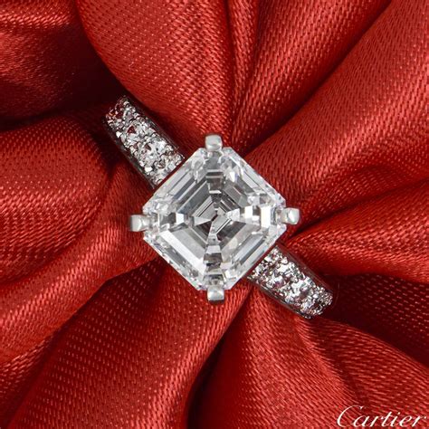 cartier 1895 solitaire diamond.